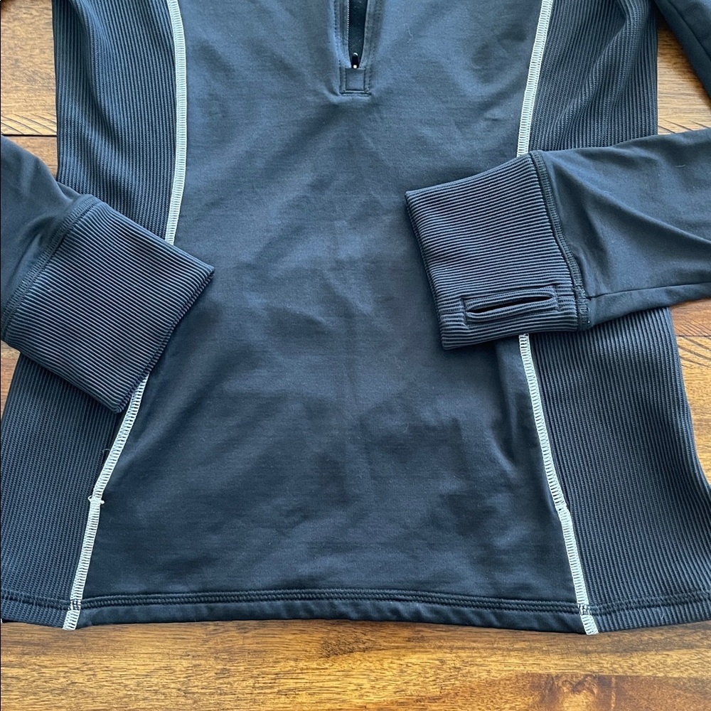 Under Armour Train All Weather 1/2 Zip Black long sleeve pullover sweatshirt XS - Picture 3 of 11